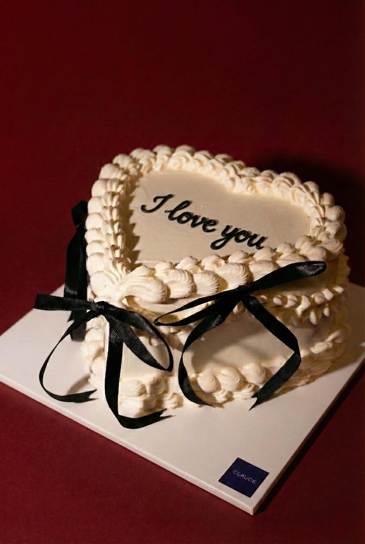 Claude's Vintage Heart Cake 9"